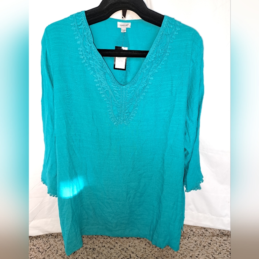 Avenue plus size 22/24 aqua crochet trim tunic